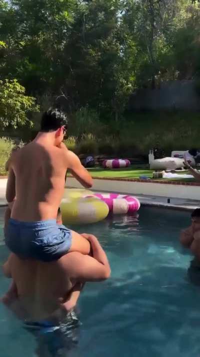 Bikini water fight !!!