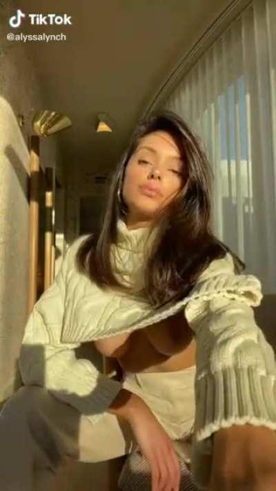 Some people asked for the original post from her. No slo mo. Here it is