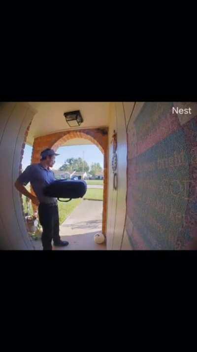 aSsAsSiN tAiLs DeLiVeRy GuY iN oRdeR tO cArRy OuT eXeCuTiOn Of aN EnTiRe FaMiLy