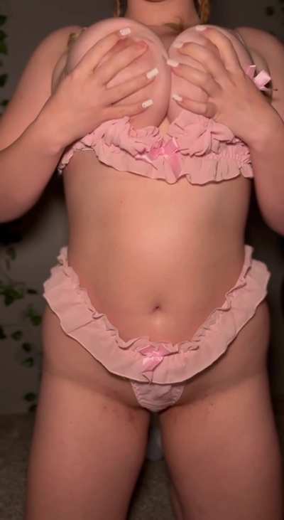 Natural, heavy and bouncy :)