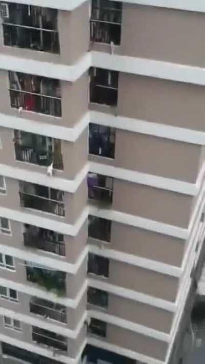 A 3-year-old girl survives fall from a 12th-floor balcony in Hanoi