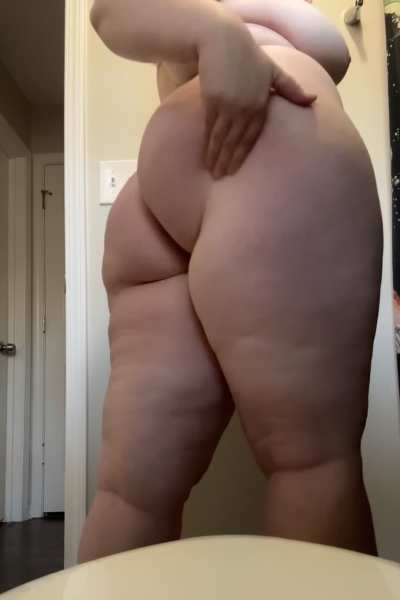 Goth girls look better naked 