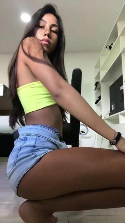 Do I look lickable? 🍑