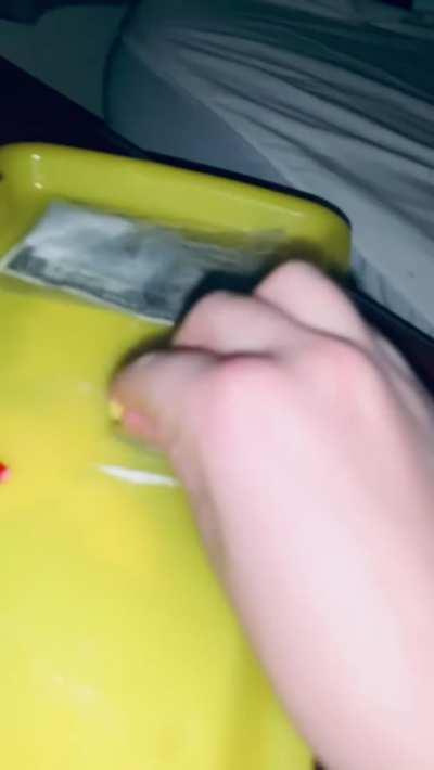 Cutting up ❄️ and sucking 👅