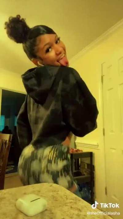 The0fficialashaaa - Video #4034