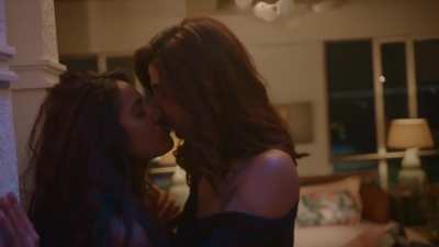 Aahana Kumra and Anushka Sawhney Lesbian Action