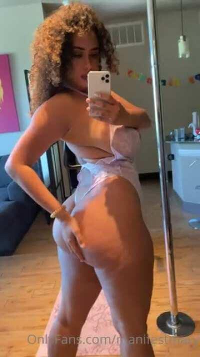 I got lots of exclusive dms on her join premium if u want all her shit