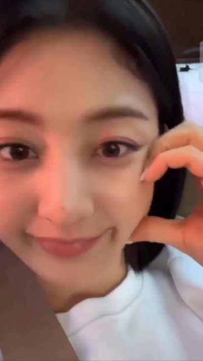 Jihyo so cute 