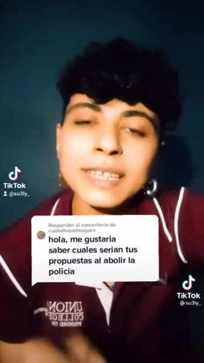 Candidata distrito 10: abolir la policía y crear milicias populares que combatan el fascismo ._.