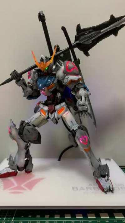 This is the coolest thing I ever built 🤩 finally I’m able to join the MG Barbatos party here, with a little cool lighting add on! RAISE YOUR FLAG EVERYONE! 🇲🇾