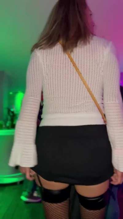 My buttplugo must be seen by everyone in the club