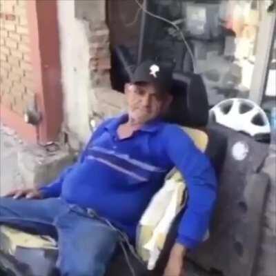 Listening to TOOL - Rosetta Stoned for the first time