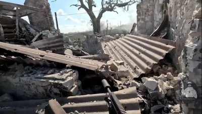 UA POV: Unblurred footage of the Ukrainian fighter from the 3rd OSHB gunning down multiple Russian soldiers while in cover, Andriivka