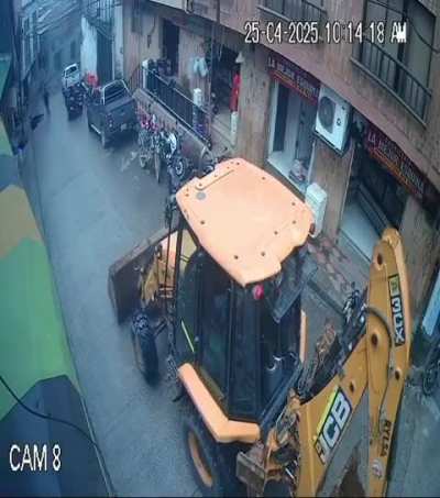 Two FARC militants throw an explosive device at a police station and are quickly shot dead by a police officer. Cali, Valle del Cauca, colombia, April 25, 2025