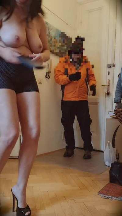 Blowing the Pizza Guy on Cam [f][51, mom of 1] I'm a Free Use Slut