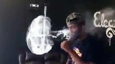 Yo carzy fucking man showing his skilzz with ...