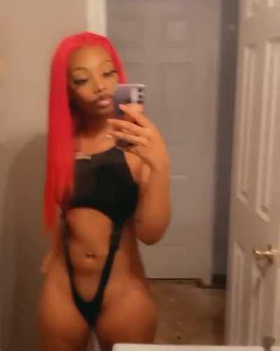 Is she still scamming on her onlyfans??