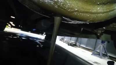 Chunky gear oil draining