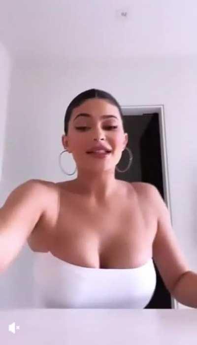 KylieJennerPics - Video #7027