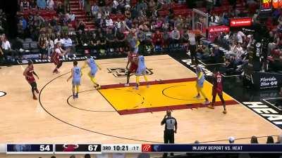 [Highlight] Kevin Love fakes Dillon Brooks out so hard he jumped out of bounds