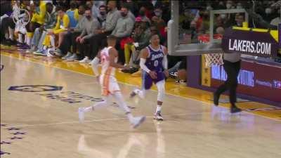 [Highlight] Vogel challenges this out of bounds play