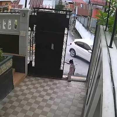 whoever installed that gate... fuck you