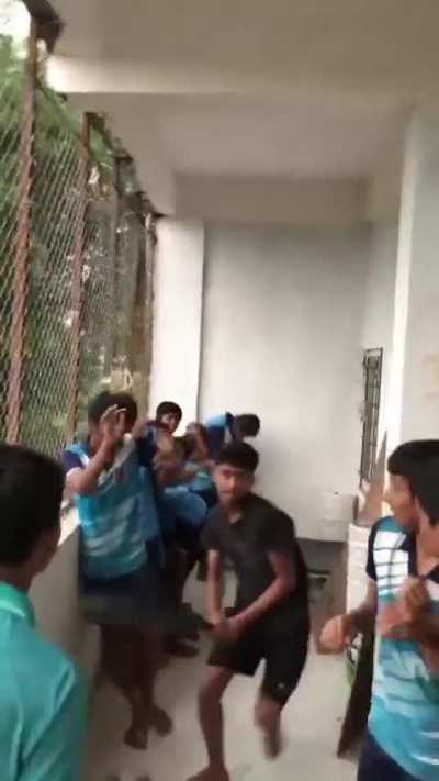 ⚠️ Older Students Brutally Beat Younger Students in Hostel; Police Register Case - Kolhapur, MH 🚨