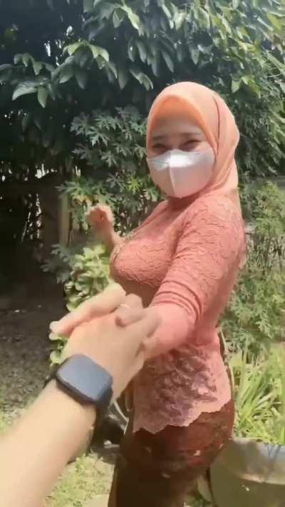 tudiaa... selambak 😳