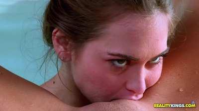 Riley Reid eating her dinner in the bath tub