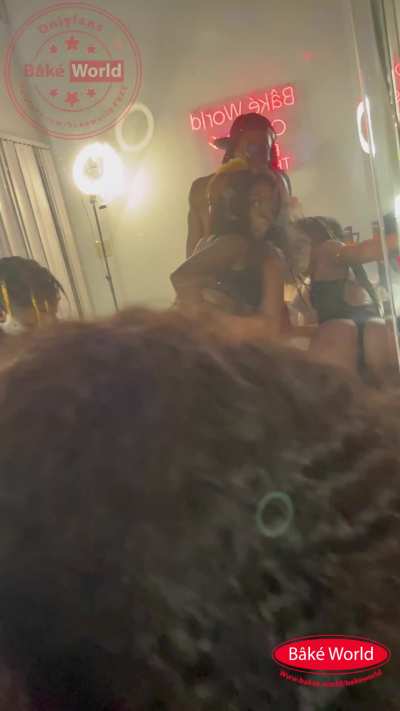 aint no party like a bake world jacuzzi party, splash zone