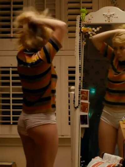 Jennette McCurdy unsatisfied with her clothes!