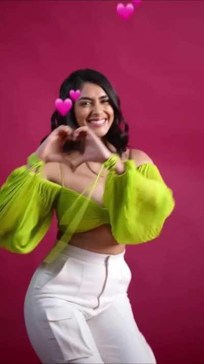 Mrunal Thakur Massive Cleavage show with Jiggling Boobs