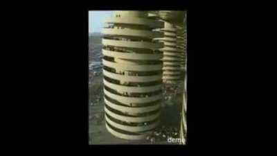 San Siro Stadium, Milan: Spinning Building Optical Illusion when crowds are leaving (Sped up and Reversed for effect)