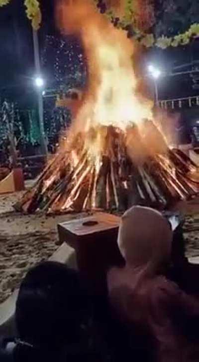 Extreme fire walking ritual in Kerala temple!