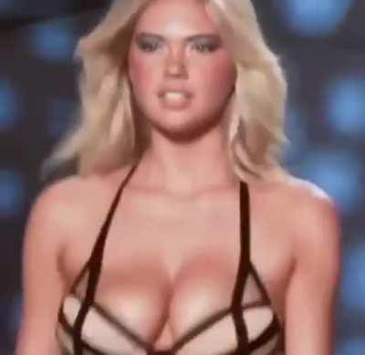Kate Upton bouncin’