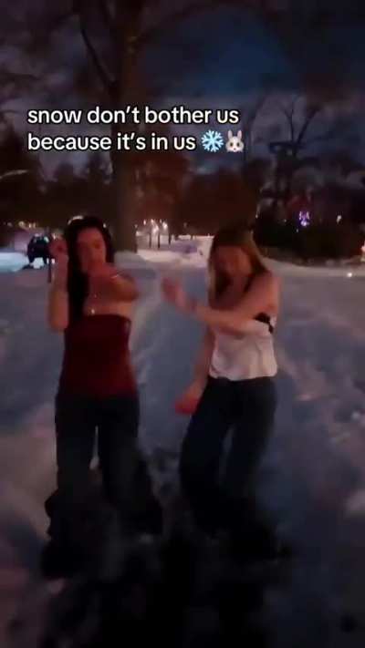 Beautiful Snow Queens in their natural habitat ❄️🐰❄️❄️