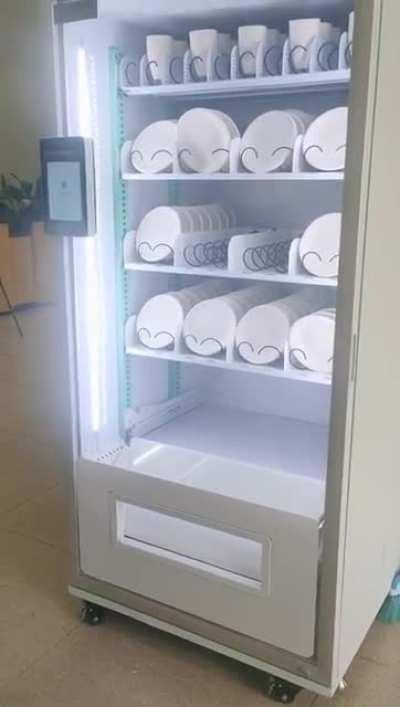 (自 动 贩 卖 机) Porcelain tableware vending machine?