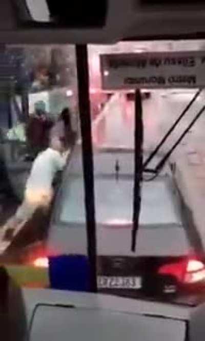 Driver brake checked a bus for too long in Brazil