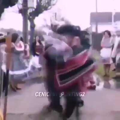 Monas chinas con trap huaso 2 de fondo