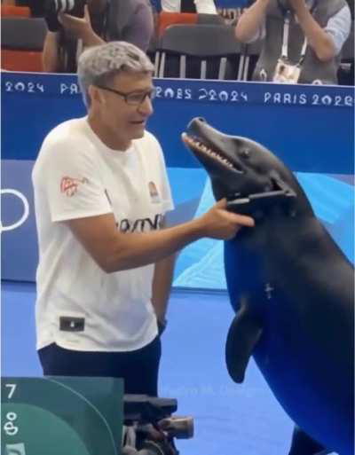 Yusuf Dikec gets interrupted by his Biggest Fan