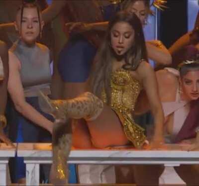 Ariana near pussy slip