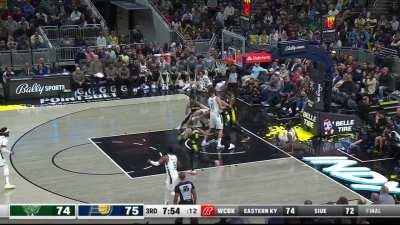 [Highlight] Giannis with an empathic dunk for 40 pts in the night as Adrian Griffin gets thrown out of the game!