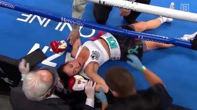 Soccer Mom starts/ends her boxing career in 7 seconds