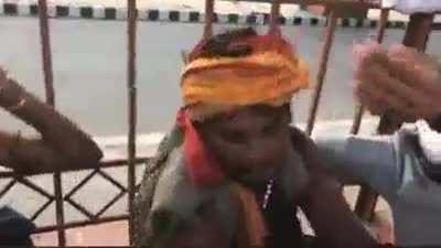 Kaun hain ye log chahte kya hain??