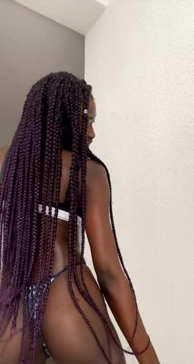 Im curious if any men would cum to my nudes, I hope it's at least someone 😇