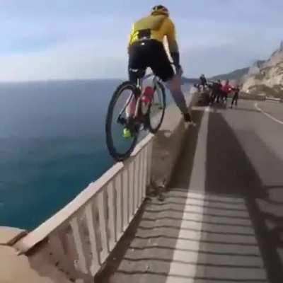Dude got insane cycling skills