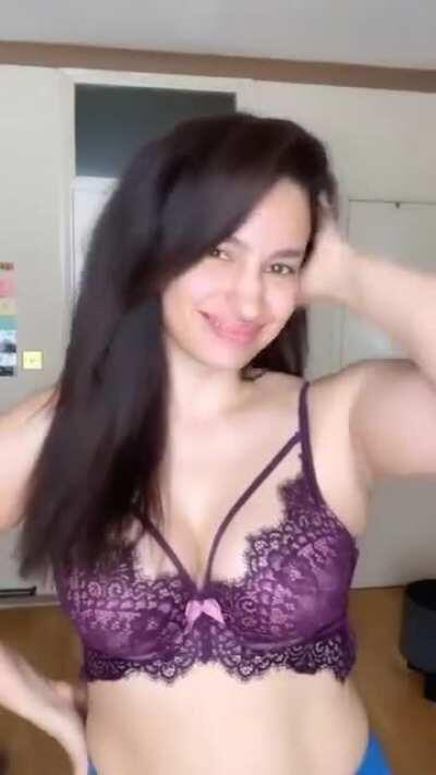 Elena Fernandes (Badla, Kapoor & Sons)