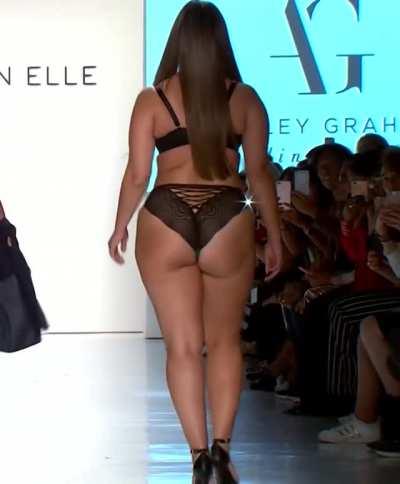 Hypnotizing walk [60fps]