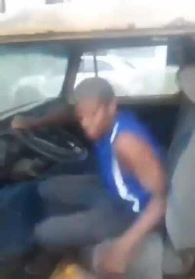 Vamo da um peão carai