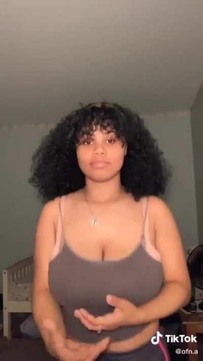 Bouncy jiggling boobs